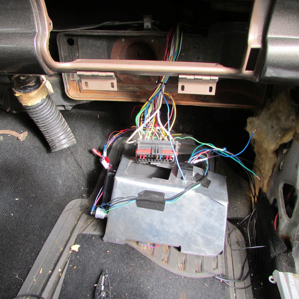 Fuse Block Repair, Replace, or Work Around? The Merkur Club of